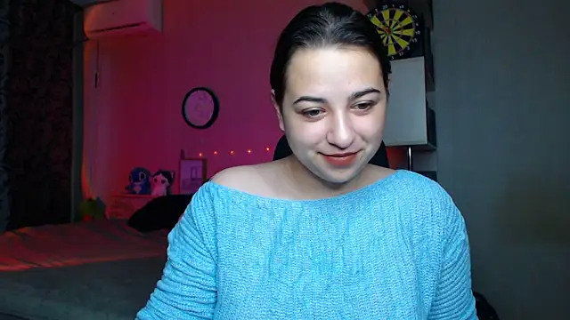 Snapshot of OliviaHeart chatting on October 14, 3:07 am OliviaHeart online show from October 14, 3:07 am