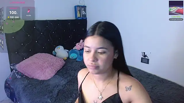 Snapshot of Megan_ve chatting on November 28, 2:25 am Megan ve online show from November 28, 2:25 am