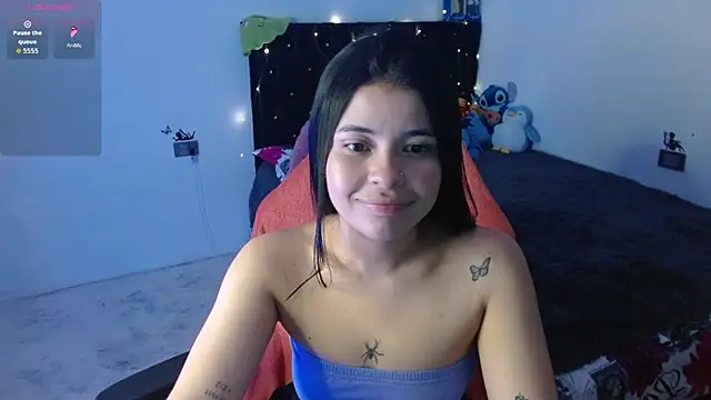 Snapshot of Megan_ve chatting on December 18, 2:17 am Megan ve online show from December 18, 2:17 am