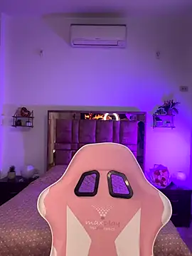 Snapshot of MIACUTEE_ chatting on November 27, 8:55 pm MIACUTEE online show from November 27, 8:55 pm