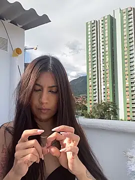 Snapshot of Sweett_pain chatting on December 13, 8:25 pm Sweett pain online show from December 13, 8:25 pm