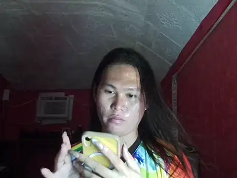 Snapshot of sexychekaiixxx chatting on December 19, 12:45 pm sexychekaiixxx online show from December 19, 12:45 pm