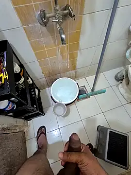 Snapshot of crawlerdrill chatting on October 27, 3:21 am crawlerdrill online show from October 27, 3:21 am