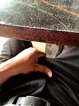 Snapshot of crawlerdrill chatting on November 26, 10:49 am crawlerdrill online show from November 26, 10:49 am