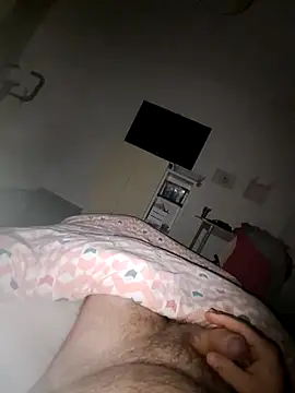 Snapshot of nico33000a chatting on December 18, 5:02 am nico33000a online show from December 18, 5:02 am