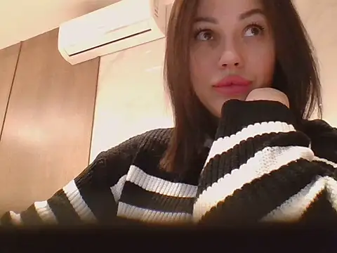 Snapshot of Yanorell chatting on February 13, 10:00 am Yanorell online show from February 13, 10:00 am