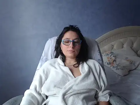 LuckyLisa23 online show from November 23, 10:37 am