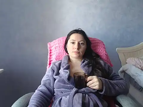 LuckyLisa23 online show from April 15, 10:22 am