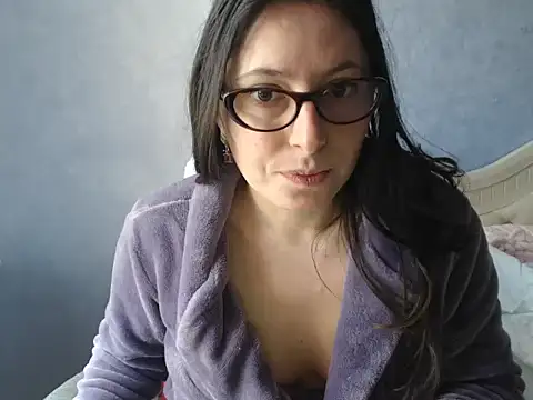 LuckyLisa23 online show from April 19, 9:52 am