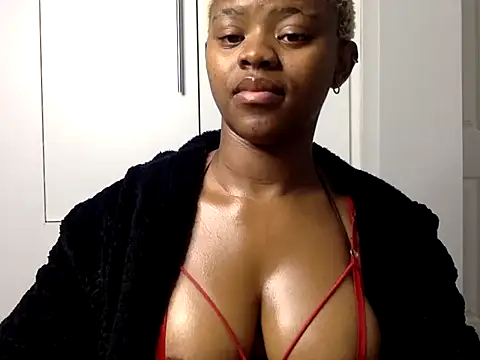 Snapshot of certifiedhottie2025 chatting on October 17, 6:38 am certifiedhottie2025 online show from October 17, 6:38 am