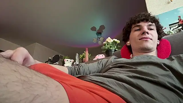 Jeremy1Scott online show from March 14, 4:29 am