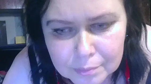 Snapshot of CharleeKendall chatting on November 6, 10:21 pm CharleeKendall online show from November 6, 10:21 pm