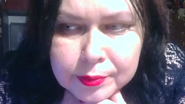 Snapshot of CharleeKendall chatting on November 23, 12:49 pm CharleeKendall online show from November 23, 12:49 pm