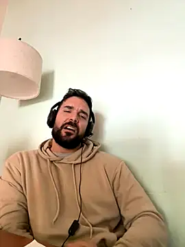Snapshot of ReDiBastoni90 chatting on October 20, 10:27 am ReDiBastoni90 online show from October 20, 10:27 am