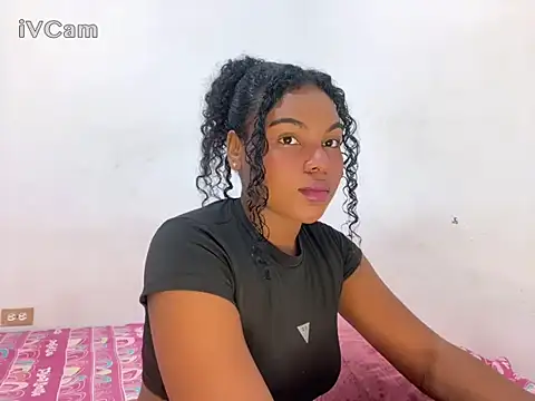 Snapshot of Valerii_smithh chatting on October 24, 1:18 pm Valerii smithh online show from October 24, 1:18 pm