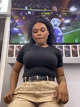 Snapshot of Valerii_smithh chatting on November 25, 7:58 pm Valerii smithh online show from November 25, 7:58 pm