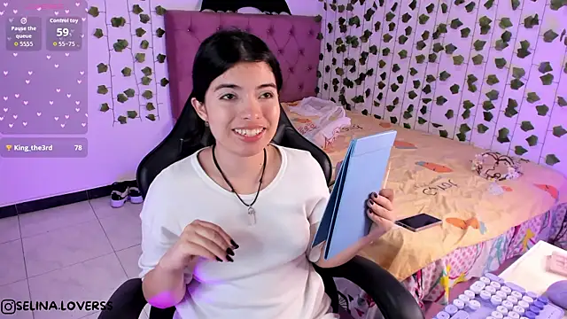 Snapshot of selina_lovers_ chatting on November 15, 3:15 am selina lovers online show from November 15, 3:15 am