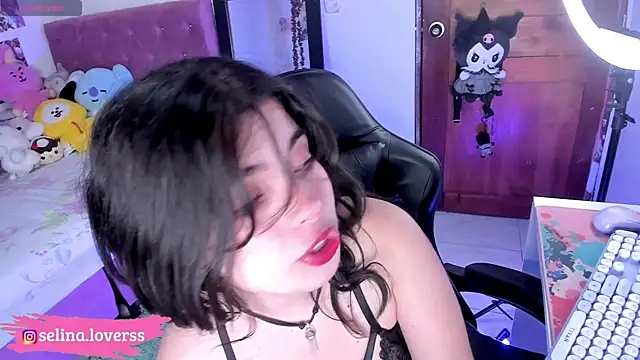 selina lovers  online show from April 22, 4:15 am