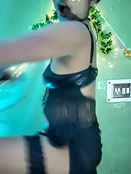 Snapshot of duskyangel chatting on November 27, 5:20 am duskyangel online show from November 27, 5:20 am