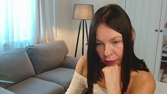 LittleNicolee online show from November 21, 10:36 am