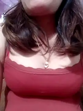 YiyinLy online show from February 27, 12:05 pm