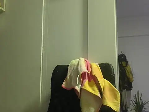 Snapshot of miapink33 chatting on November 7, 2:44 am miapink33 online show from November 7, 2:44 am