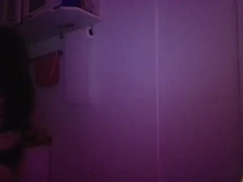 Snapshot of miapink33 chatting on November 13, 2:32 am miapink33 online show from November 13, 2:32 am