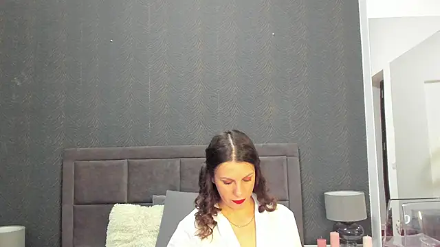 Snapshot of NattyCharm chatting on December 3, 6:10 am NattyCharm online show from December 3, 6:10 am