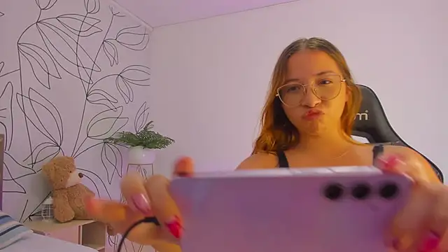 merida 06 online show from November 19, 9:48 pm