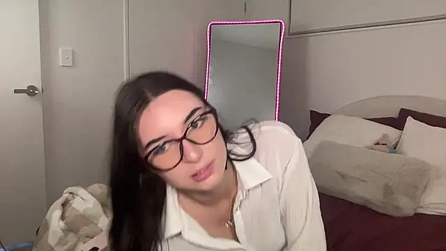 mollyy2006 online show from October 25, 1:13 am