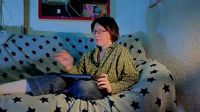 Snapshot of ReincarnatedAngel chatting on October 18, 5:57 pm ReincarnatedAngel online show from October 18, 5:57 pm