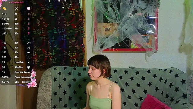 Snapshot of ReincarnatedAngel chatting on November 7, 7:36 pm ReincarnatedAngel online show from November 7, 7:36 pm