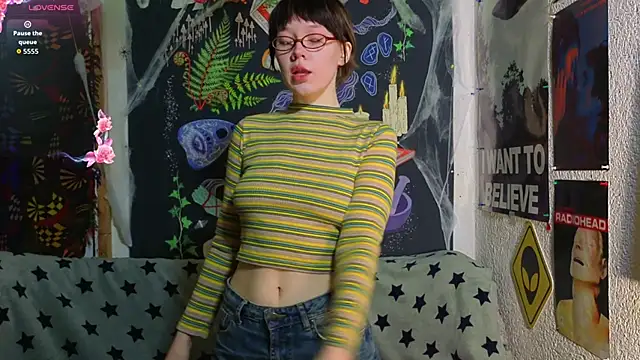 Snapshot of ReincarnatedAngel chatting on November 16, 9:31 pm ReincarnatedAngel online show from November 16, 9:31 pm