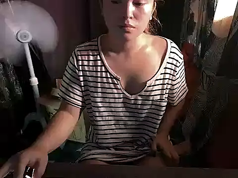 Snapshot of ur_babyjamella chatting on February 19, 6:31 am ur babyjamella online show from February 19, 6:31 am