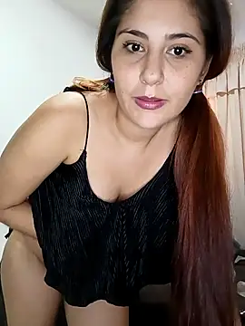 Snapshot of Rosiht_00 chatting on October 15, 2:28 pm Rosiht 00 online show from October 15, 2:28 pm