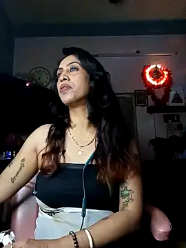 Snapshot of Darling_Annie chatting on December 17, 6:58 pm Darling Annie online show from December 17, 6:58 pm