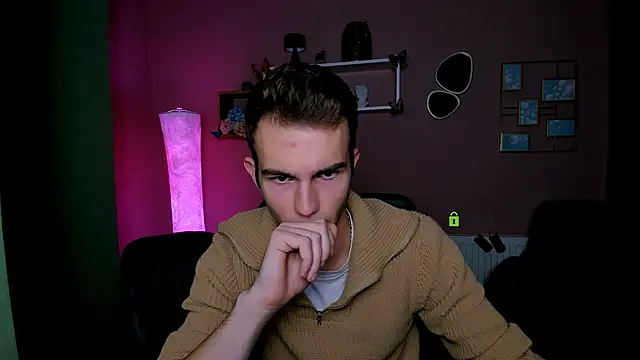 Snapshot of astren_villo chatting on November 21, 8:40 pm astren villo online show from November 21, 8:40 pm