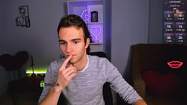 Snapshot of astren_villo chatting on November 26, 1:34 pm astren villo online show from November 26, 1:34 pm