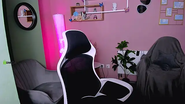 Snapshot of astren_villo chatting on November 28, 8:11 pm astren villo online show from November 28, 8:11 pm