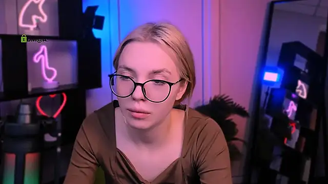 Snapshot of sendi_cais chatting on November 28, 11:13 am sendi cais online show from November 28, 11:13 am