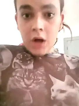 Snapshot of La-Gatiita-trans chatting on October 14, 1:45 pm La-Gatiita-trans online show from October 14, 1:45 pm