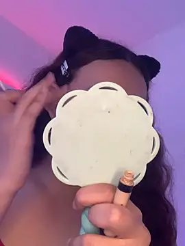 Snapshot of La-Gatiita-trans chatting on November 7, 6:52 pm La-Gatiita-trans online show from November 7, 6:52 pm