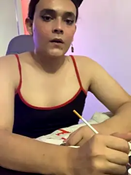 Snapshot of La-Gatiita-trans chatting on November 14, 1:59 am La-Gatiita-trans online show from November 14, 1:59 am