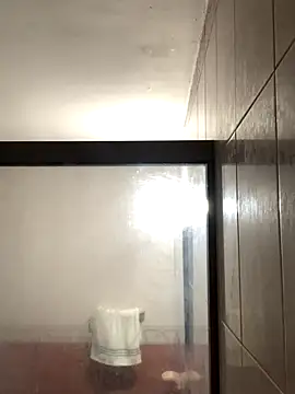 Snapshot of La-Gatiita-trans chatting on November 17, 11:10 pm La-Gatiita-trans online show from November 17, 11:10 pm