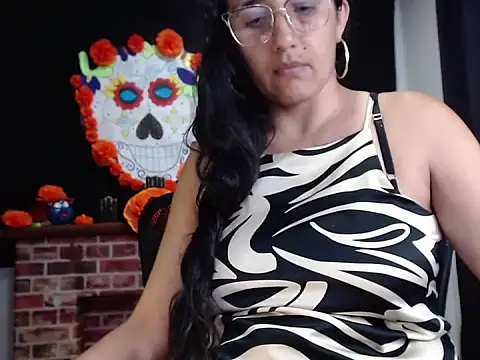 Snapshot of Lucyy_Naugthy chatting on November 10, 12:37 pm Lucyy Naugthy online show from November 10, 12:37 pm