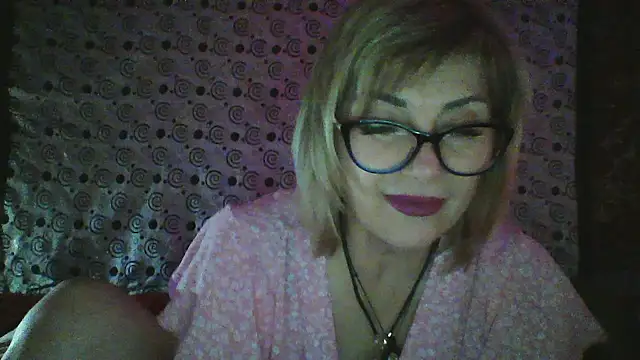 Lia Ray online show from December 3, 8:29 pm