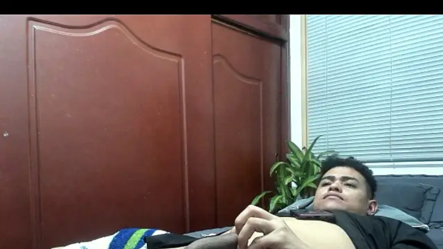 rexforctz online show from December 1, 8:08 am