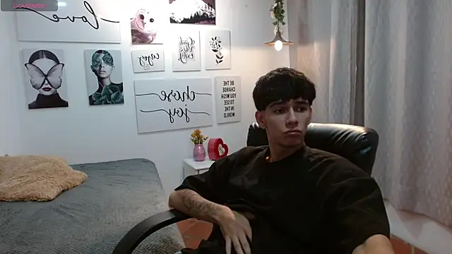 AmethystShadow17 online show from October 24, 3:41 pm