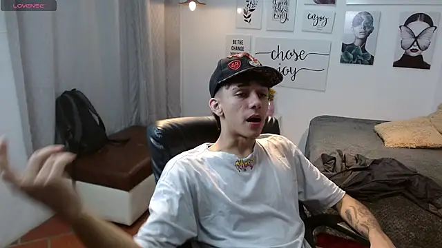 AmethystShadow17 online show from November 22, 12:15 pm