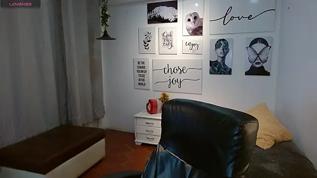 AmethystShadow17 online show from December 3, 4:49 pm